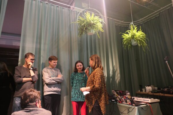 71808920_1650066395129807_6915393123224911872_n