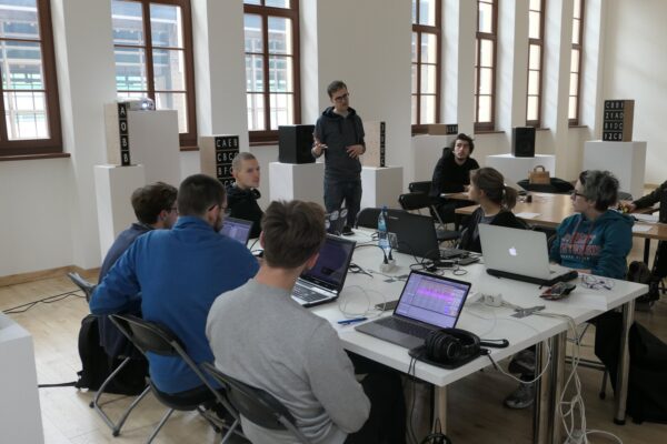 53615581_1470981323038316_2104146109428400128_n