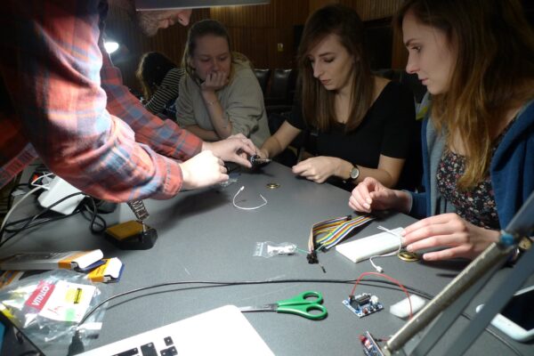 75402197_1696560147147098_103660010646536192_n